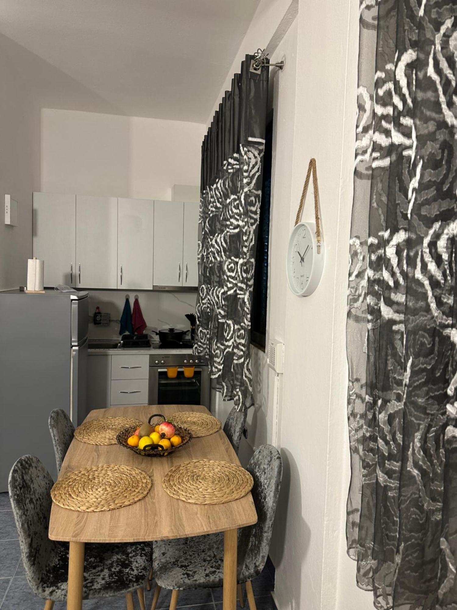 Apartment Near The Centre Of Tiranë Eksteriør bilde